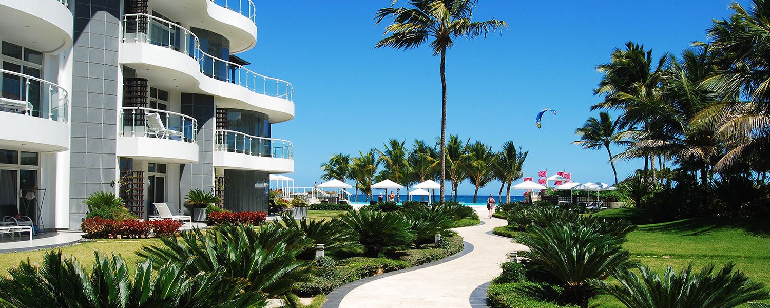 Resort pool and tropical grounds — daily life for Cabarete snowbirds